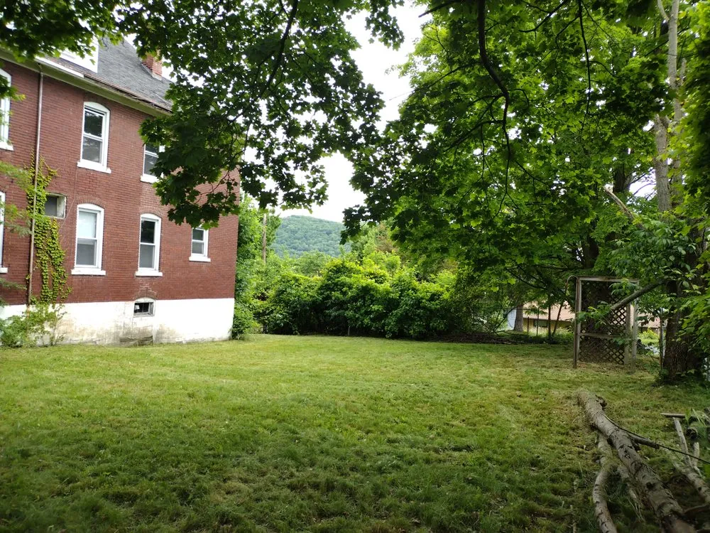 Top-rated lawn care service near you in Johnstown, PA by Lawn and Order