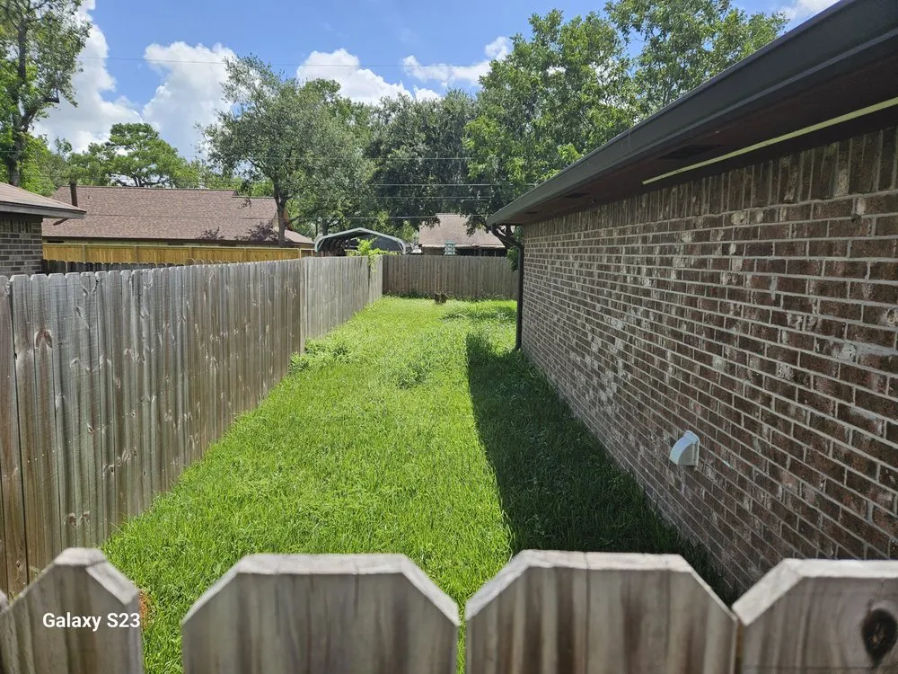 Reliable landscape installation in Crosby, TX - Lawn and stripes