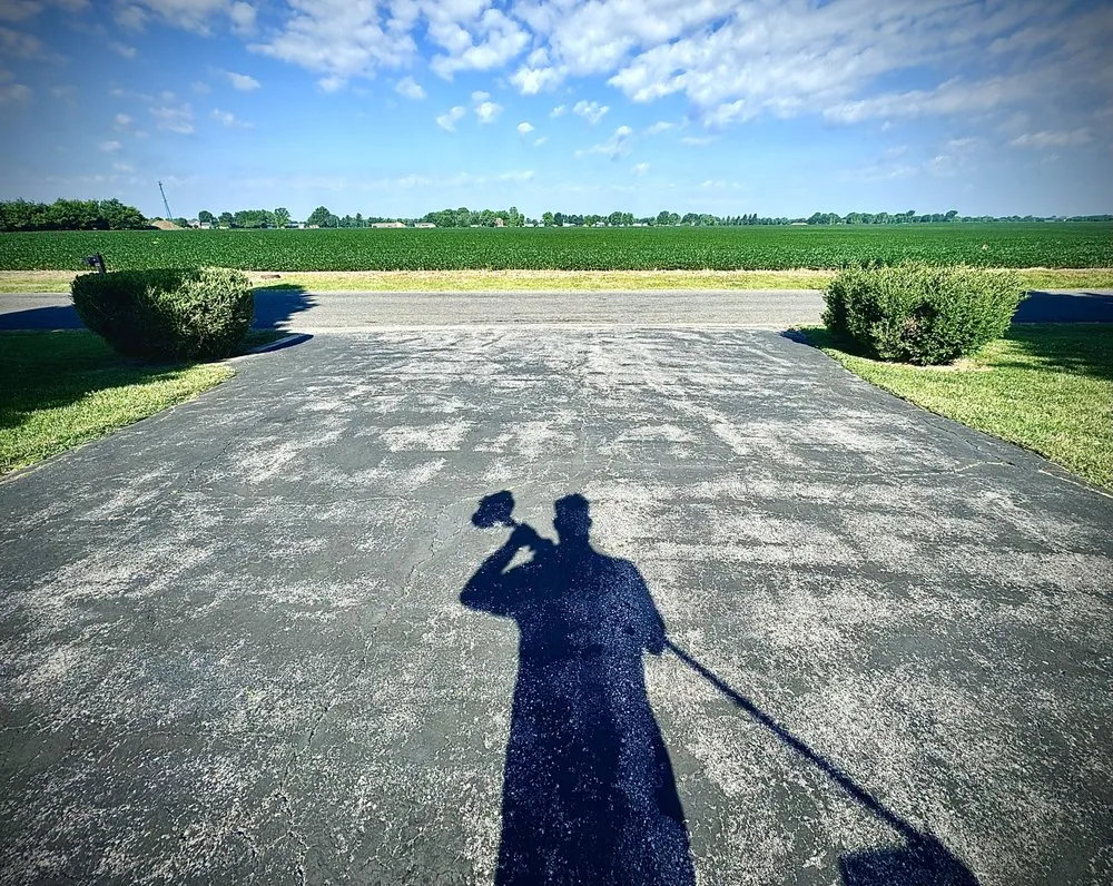 Top-rated yard maintenance in Jerseyville, IL - Lawn Badger