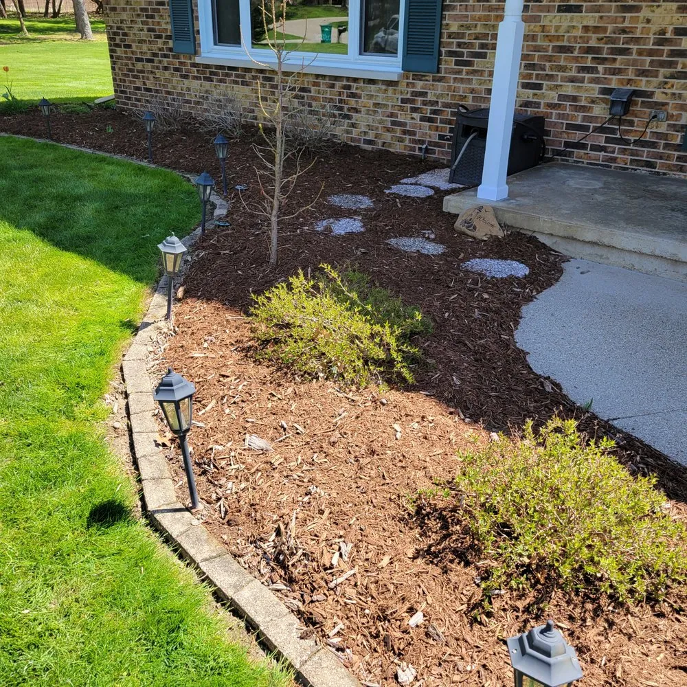 Professional yard cleanup service experts serving Vicksburg, MI - Lawn Bandits
