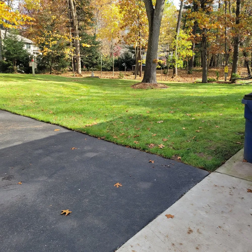 Custom garden landscaping in Vicksburg, MI by Lawn Bandits