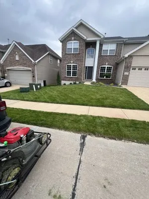 Lawn Barbers Lawn Care Logo