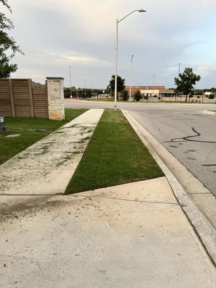 Reliable yard cleanup service for outdoor upgrades across Lockhart, TX - Lawn Barbers
