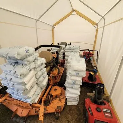 Lawn Barbers of Lansing Logo