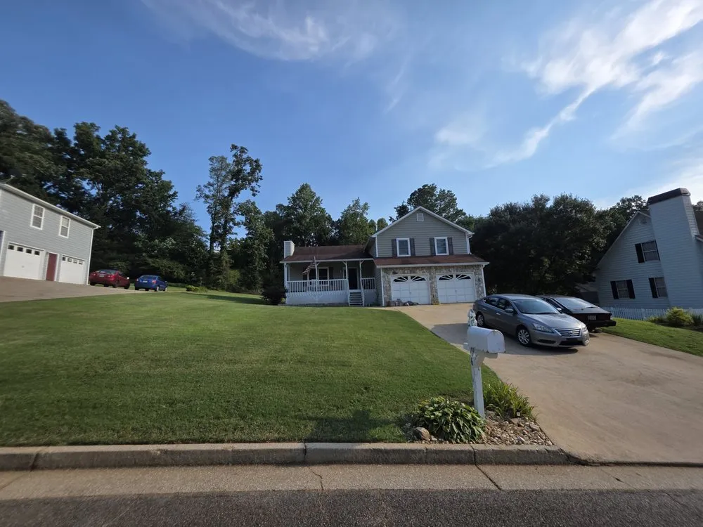 Top-rated yard cleanup service experts serving Smyrna, GA - Lawn Barberz