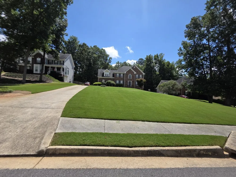 Local garden landscaping for beautiful yards in Smyrna, GA by Lawn Barberz