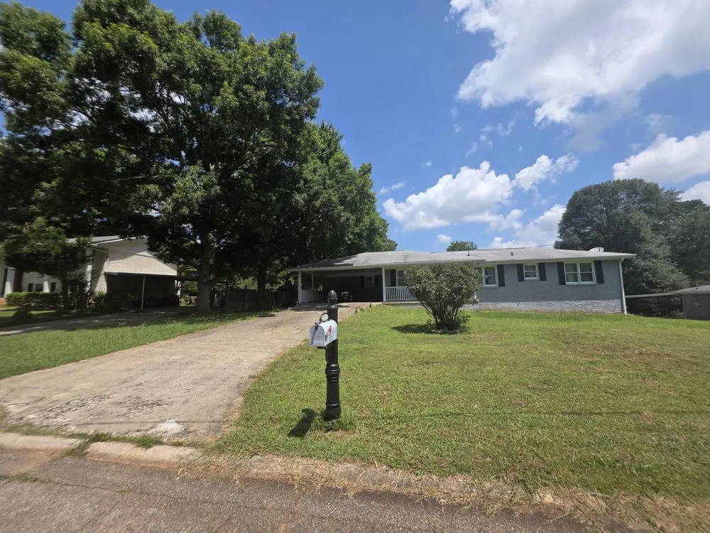 Professional landscape design in Smyrna, GA by Lawn Barberz