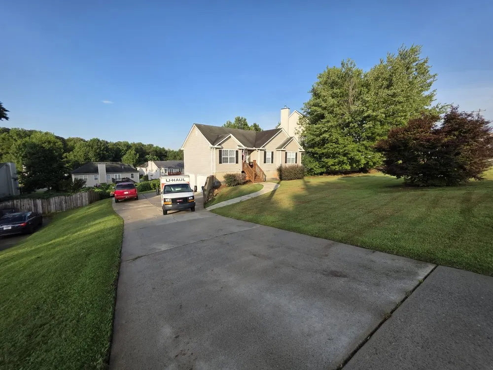 Top-rated residential landscaping experts serving Smyrna, GA - Lawn Barberz