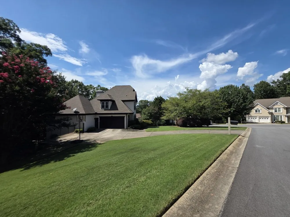 Affordable residential landscaping experts serving Smyrna, GA - Lawn Barberz