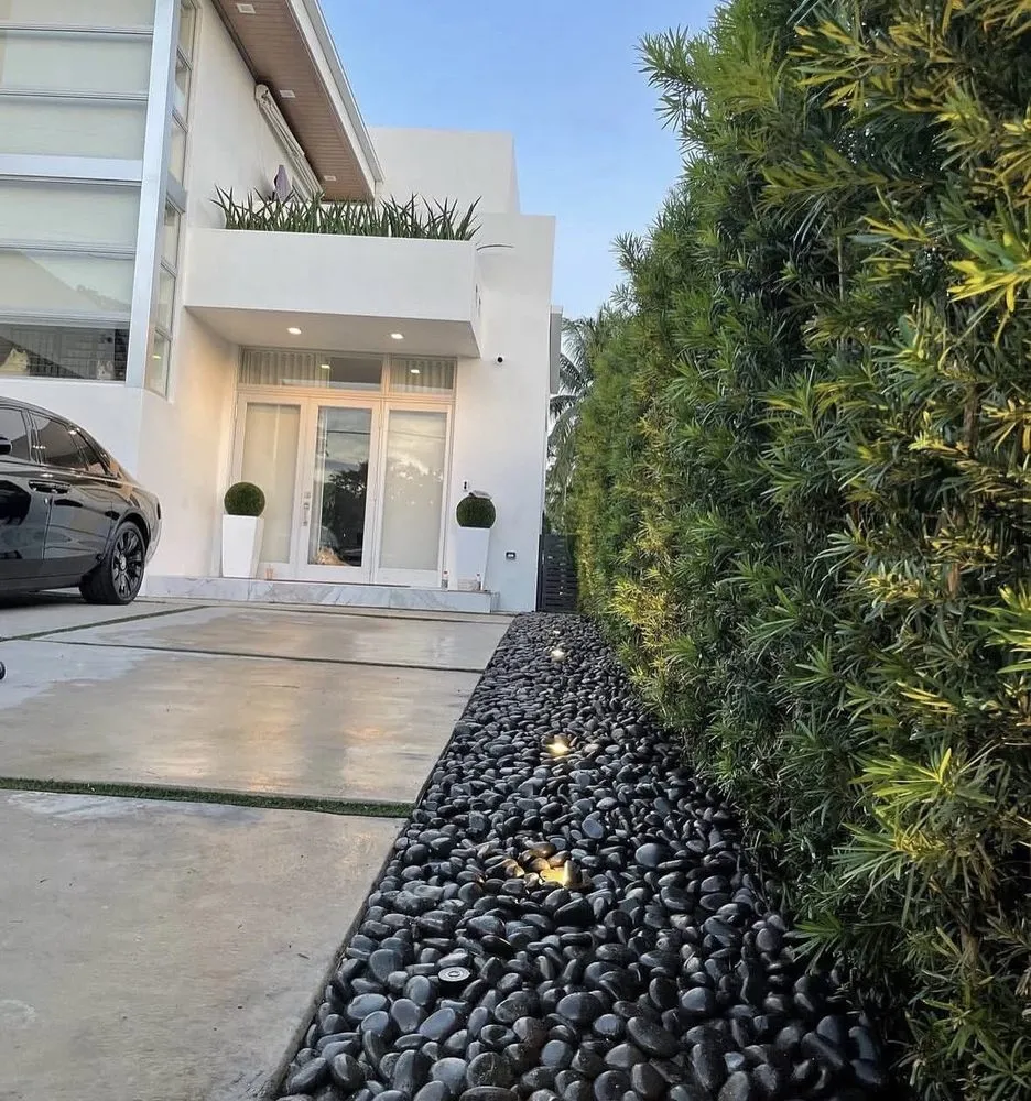 Affordable garden landscaping for beautiful yards across North Miami, FL - Lawn Beast Landscaping