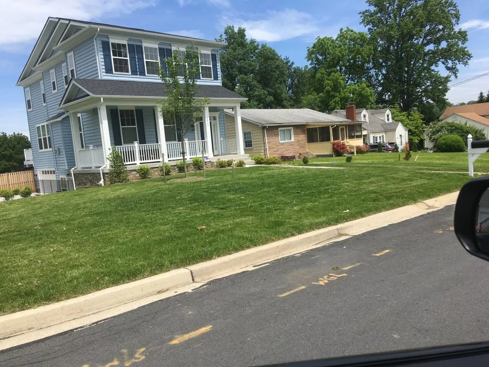Expert outdoor landscaping experts serving Clinton, MD - Lawn Beez