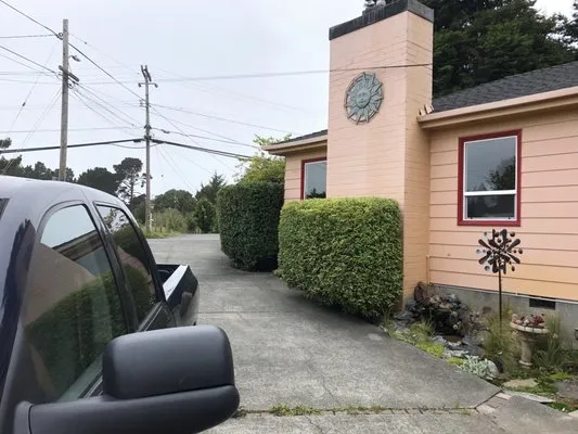 Lawn-Believable Logo