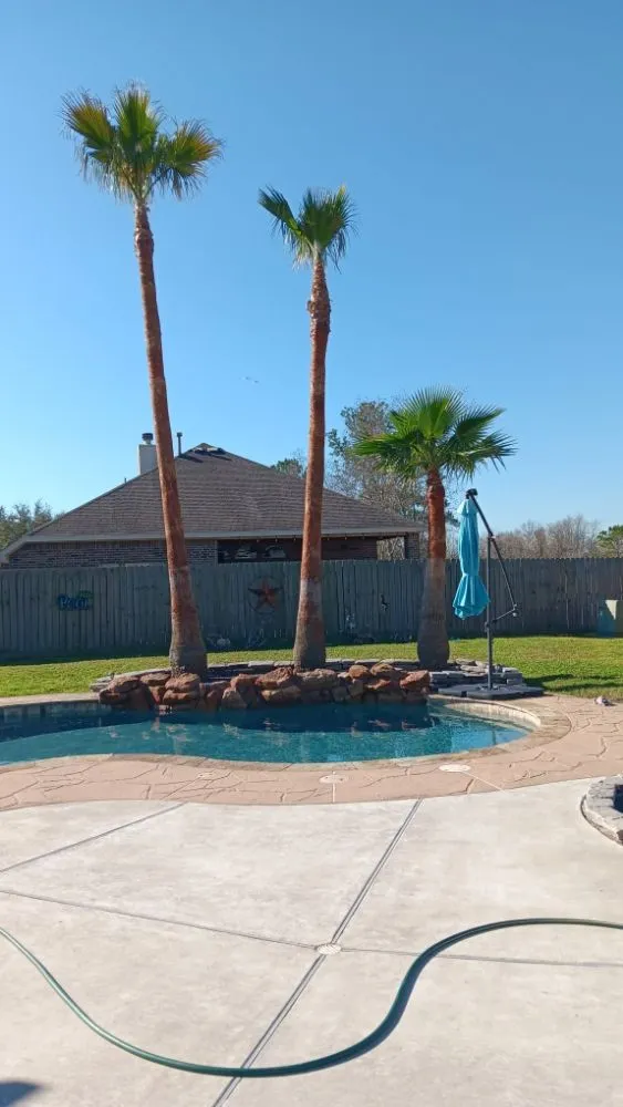 Local lawn mowing service for beautiful yards across Dickinson, TX - Lawn Boss