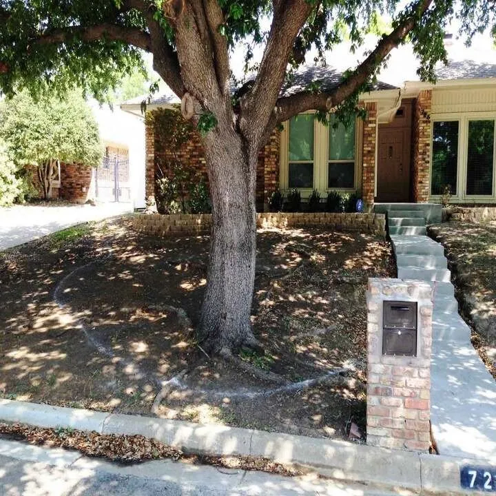 Affordable yard maintenance with custom design in Fort Worth, TX by Lawn Brigade