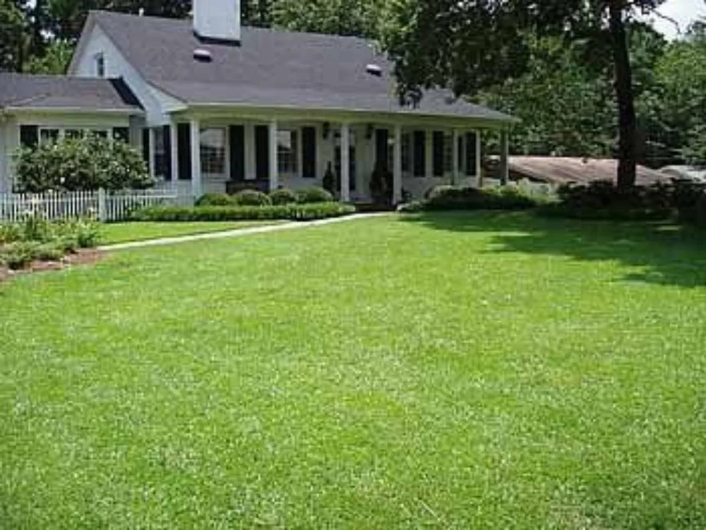 Professional garden landscaping experts serving Allentown, PA - Lawn Brothers PR Services