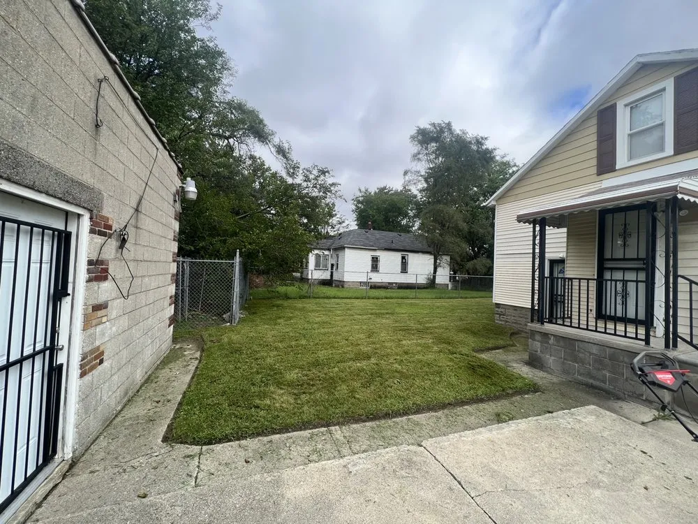 Affordable outdoor landscaping for residential properties across Detroit, MI - Lawn Care And Lanscape