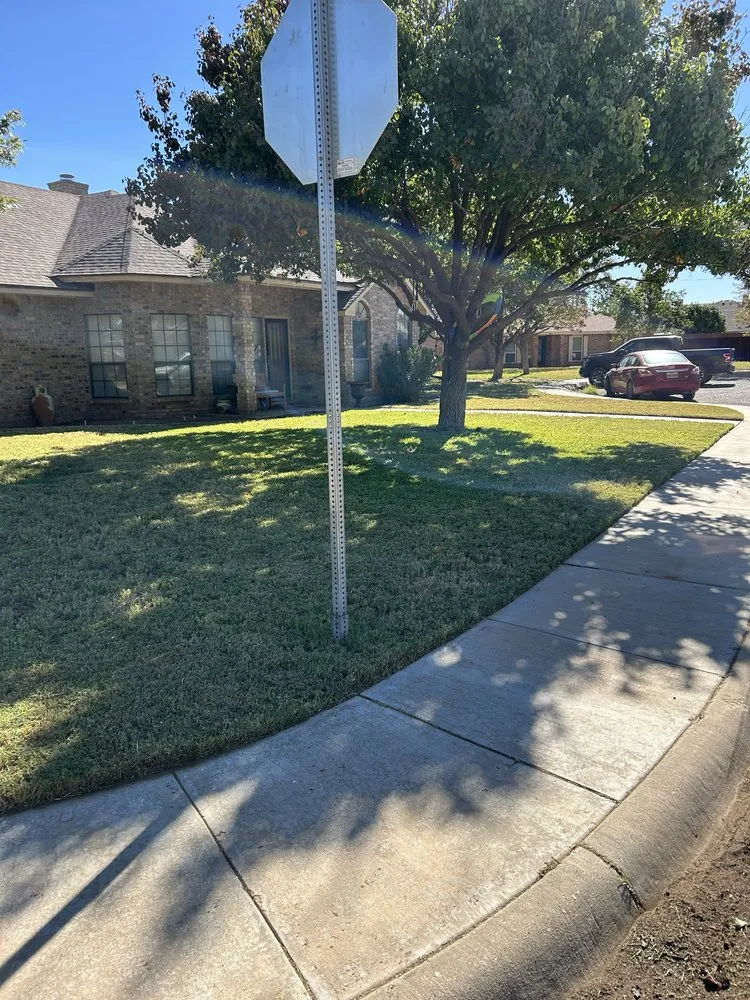 Custom lawn care service for beautiful yards across Midland, TX - Lawn Care By Jonny
