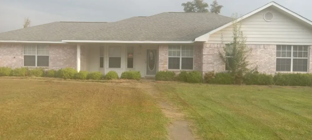 Professional lawn mowing service experts serving Broken Bow, OK - Lawn Care Maintenance