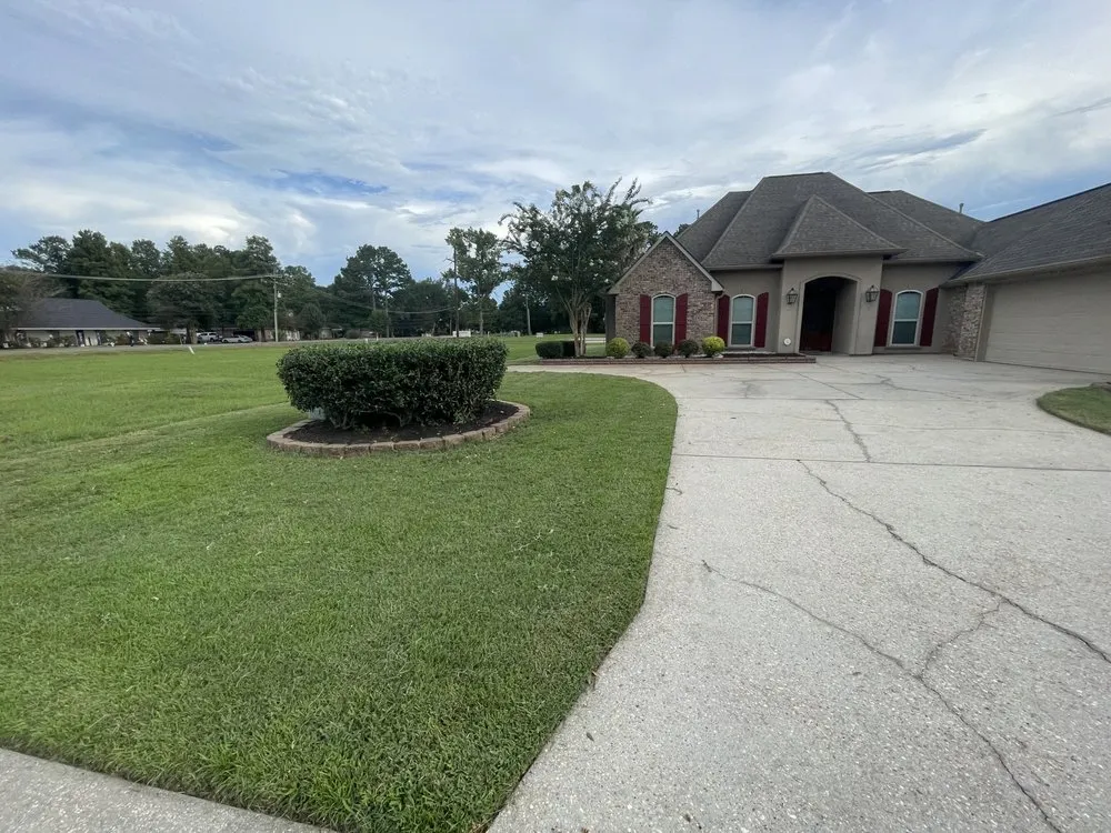 Top-rated outdoor landscaping in Prairieville, LA by Lawn Care Plus