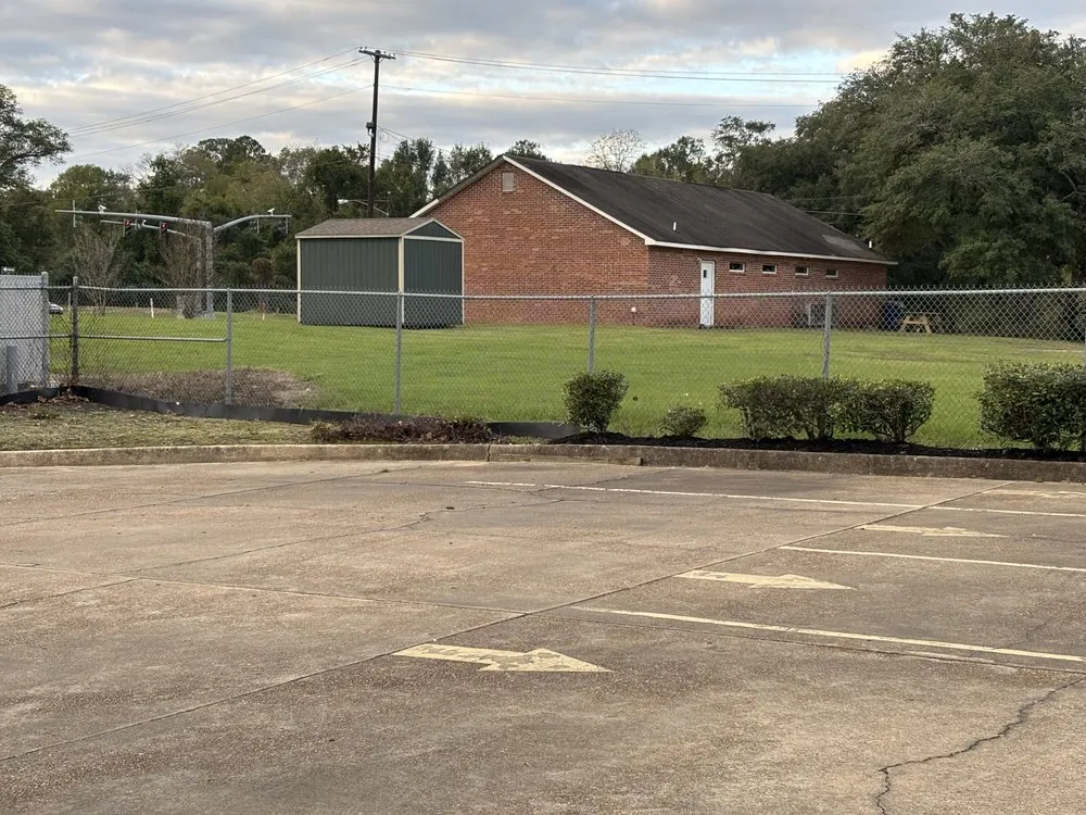 Affordable landscaping services in Leesville, LA by Lawn Care Professionals of Vernon Parish