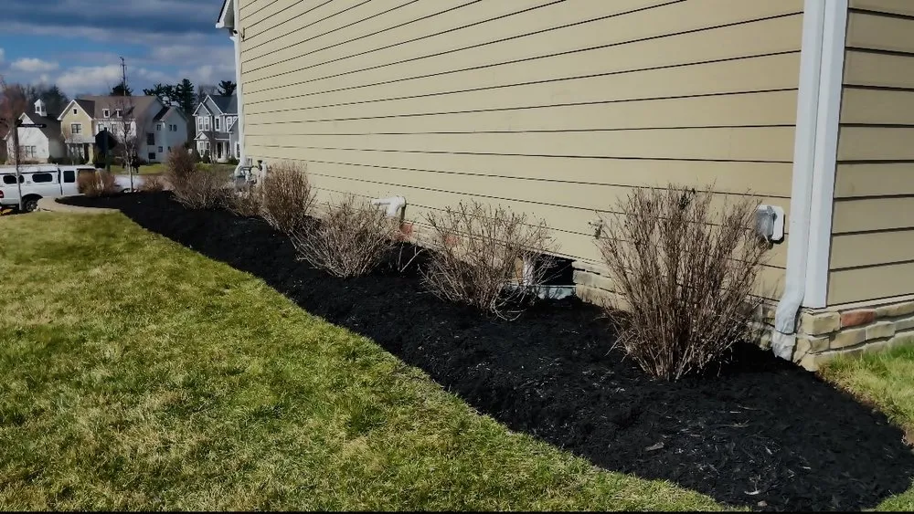 Custom outdoor landscaping in Columbus, OH - Lawn care service