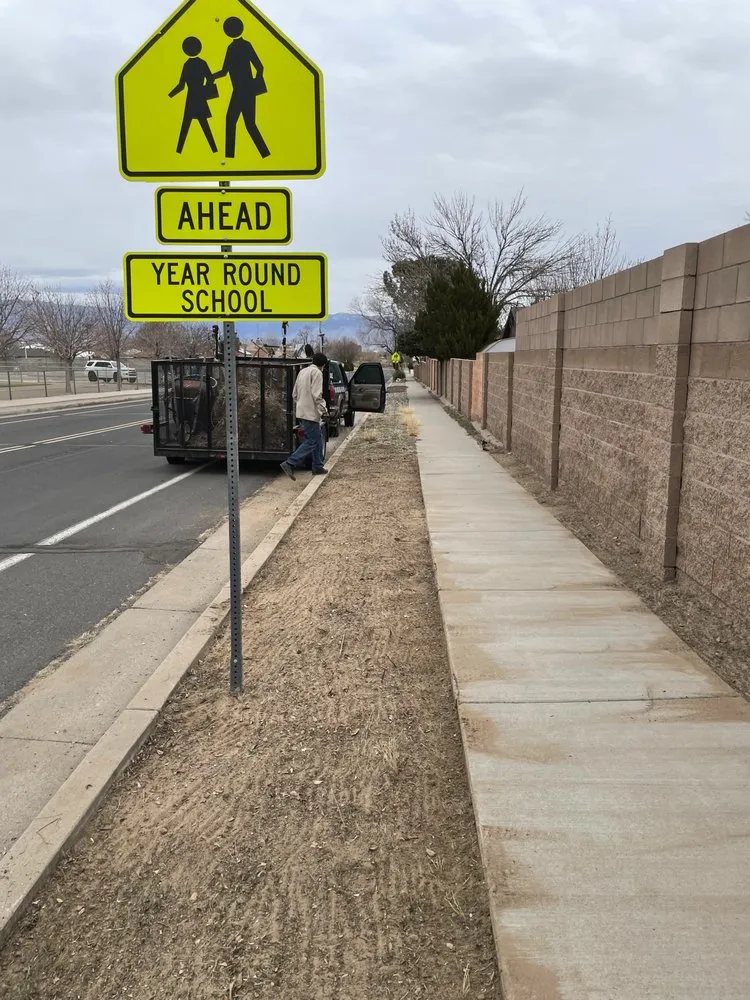 Local yard maintenance in Albuquerque, NM - Lawn care services