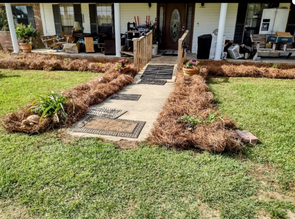 Top-rated lawn mowing service in Hattiesburg, MS - Lawn Care Services Lawn King