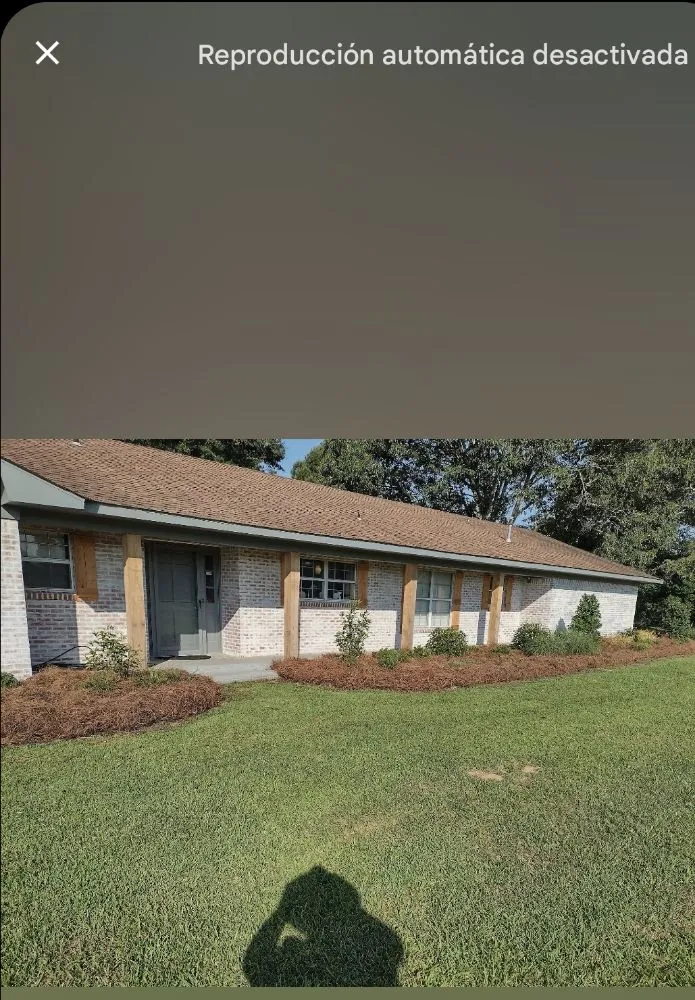 Top-rated lawn care service with custom design in Hattiesburg, MS by Lawn Care Services Lawn King