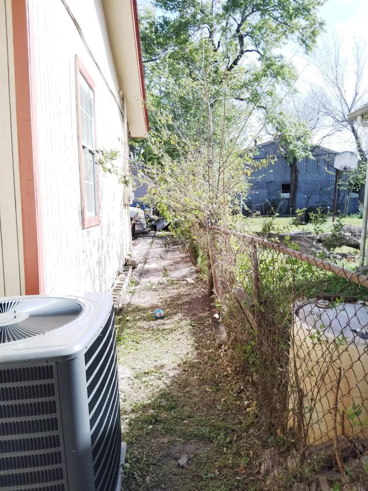 Professional yard maintenance experts serving South Houston, TX - Lawn Care the Charm