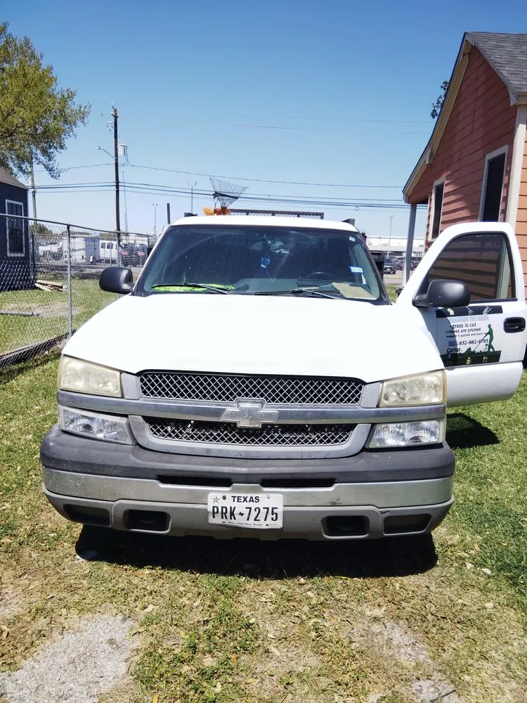 Custom lawn mowing service for residential properties across South Houston, TX - Lawn Care the Charm