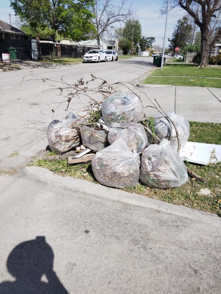 Top-rated garden landscaping experts serving South Houston, TX - Lawn Care the Charm