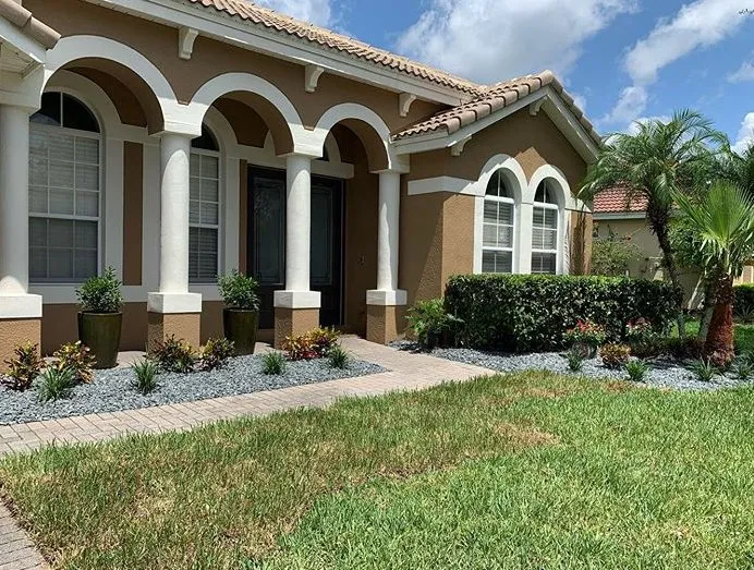 Affordable lawn care service for homes in Orlando, FL by Lawn Commander