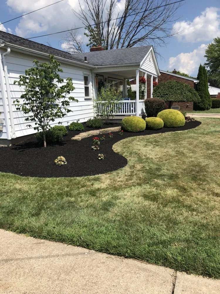 Reliable yard maintenance experts serving Struthers, OH - Lawn commander