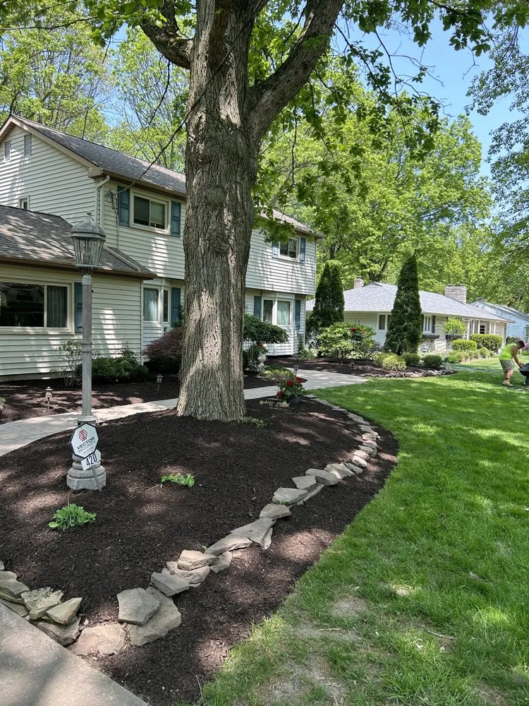 Affordable lawn mowing service in Struthers, OH - Lawn commander