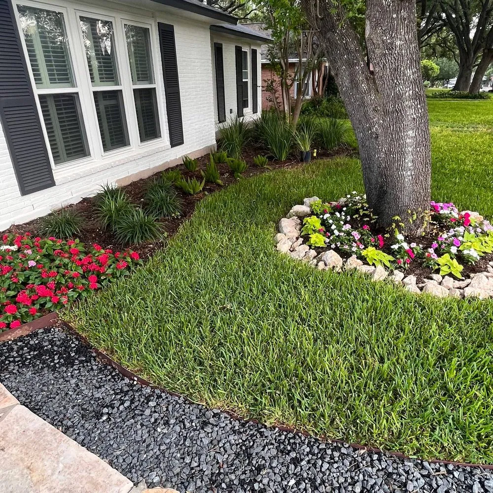 Affordable yard maintenance in San Antonio, TX - Lawn Craft