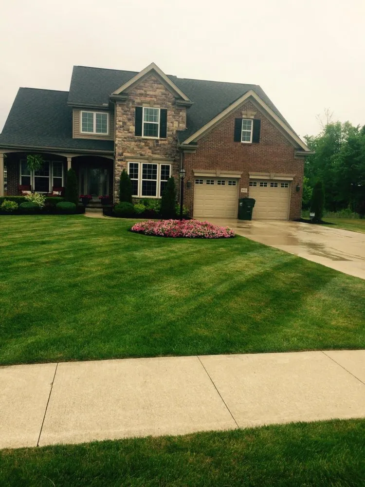 Custom lawn care service in Shaker Hts, OH - Lawn Crafters
