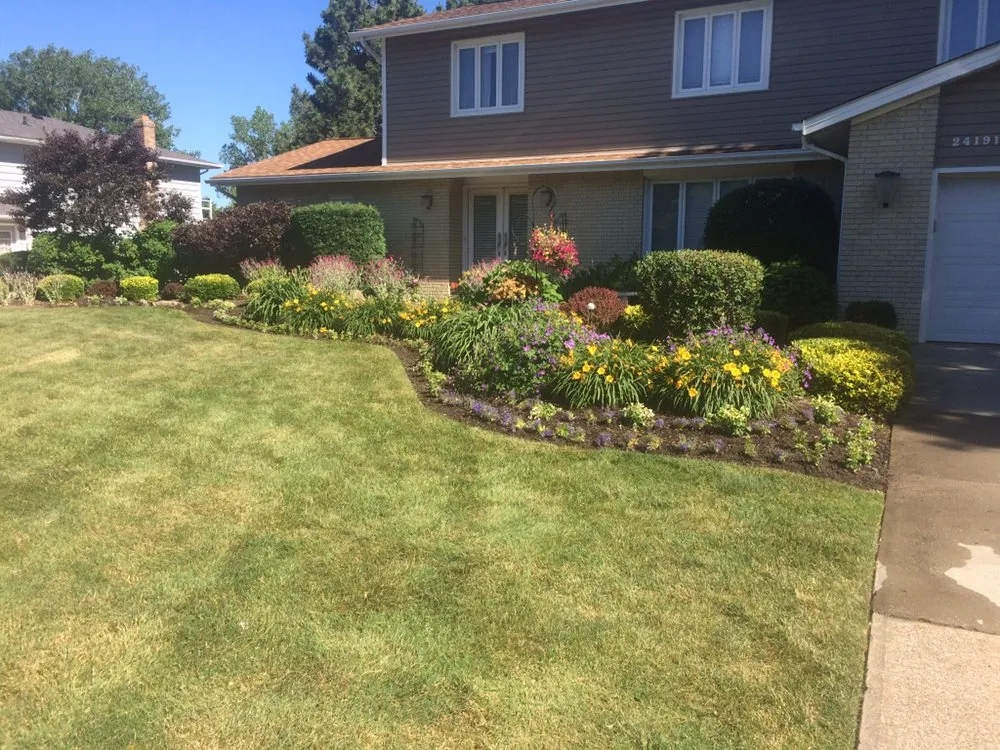 Reliable lawn mowing service in Shaker Hts, OH by Lawn Crafters