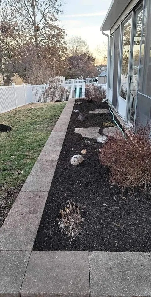 Trusted lawn mowing service for beautiful yards across Fenton, MO - Lawn Crew Services