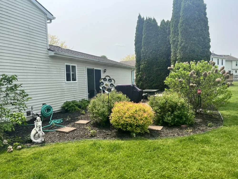Expert landscaping services experts serving Pinckney, MI - Lawn Critters