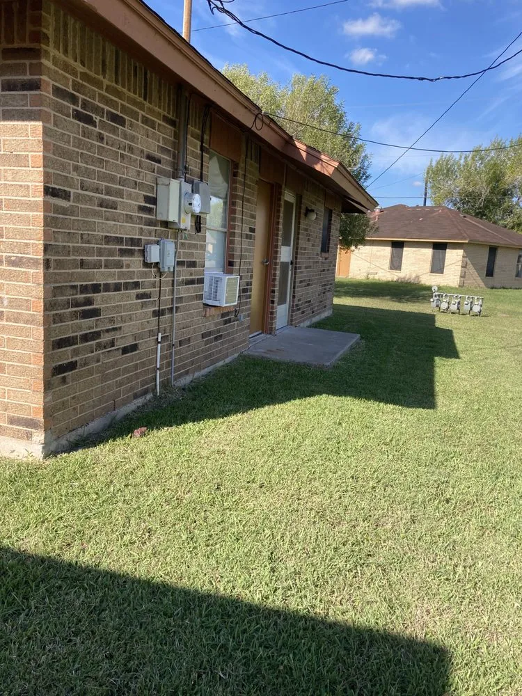 Local residential landscaping for year-round maintenance across San Benito, TX - Lawn Cuts