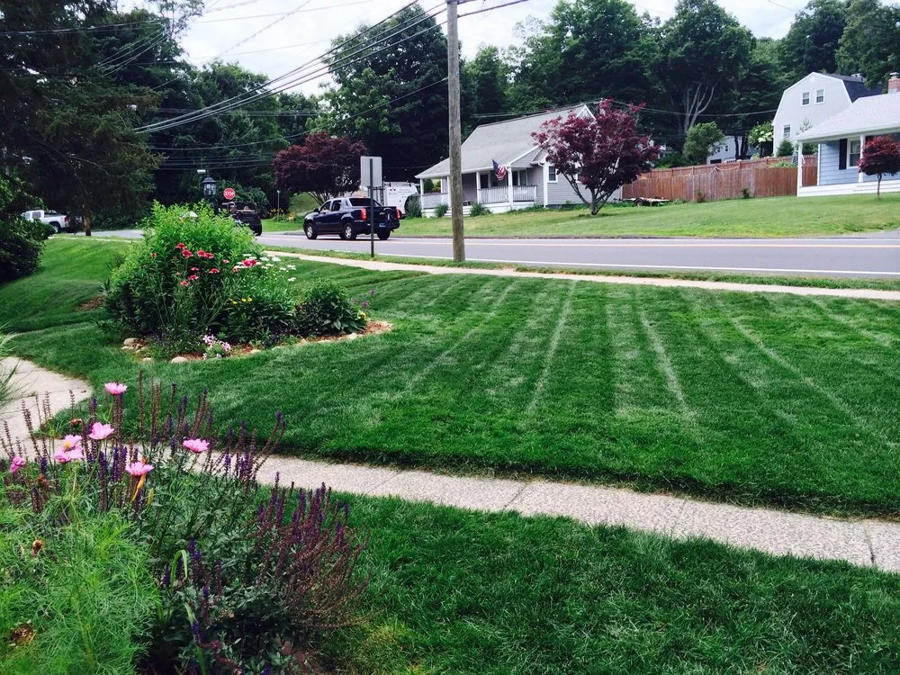 Top-rated garden landscaping experts serving Danbury, CT - Lawn Dawg