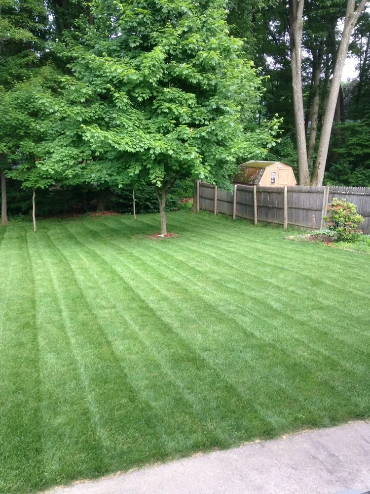 Custom garden landscaping experts serving Danbury, CT - Lawn Dawg