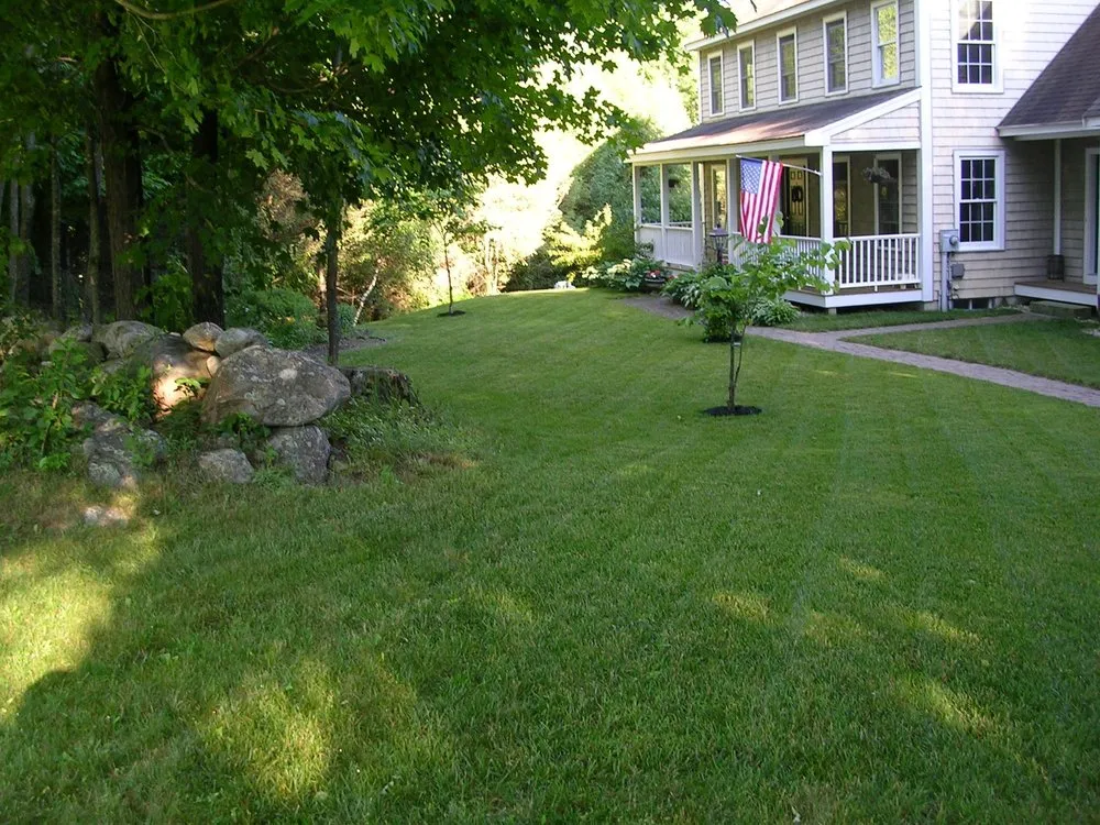 Top-rated garden landscaping in Danbury, CT by Lawn Dawg