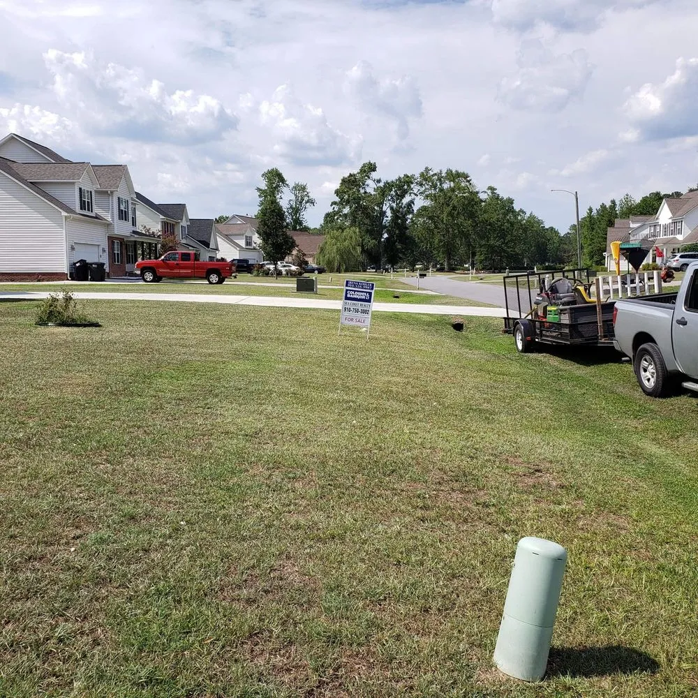 Top-rated yard cleanup service experts serving Jacksonville, NC - Lawn Dawg Lawn Care