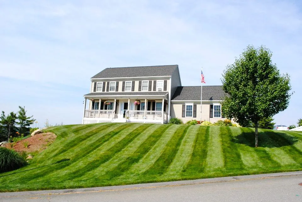 Top-rated garden landscaping experts serving Nashua, NH - Lawn Dawg