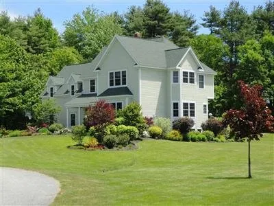 Top-rated lawn mowing service for year-round maintenance across Woburn, MA - Lawn Dawg