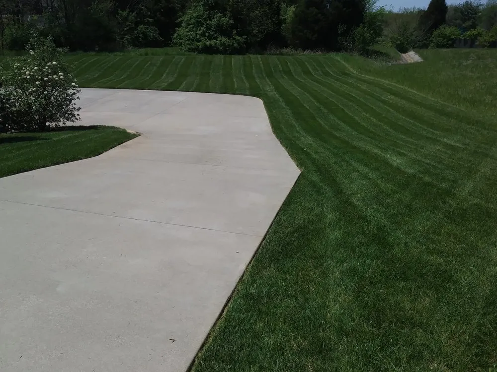 Top-rated landscape installation in Louisville, KY by Lawn Dawgs