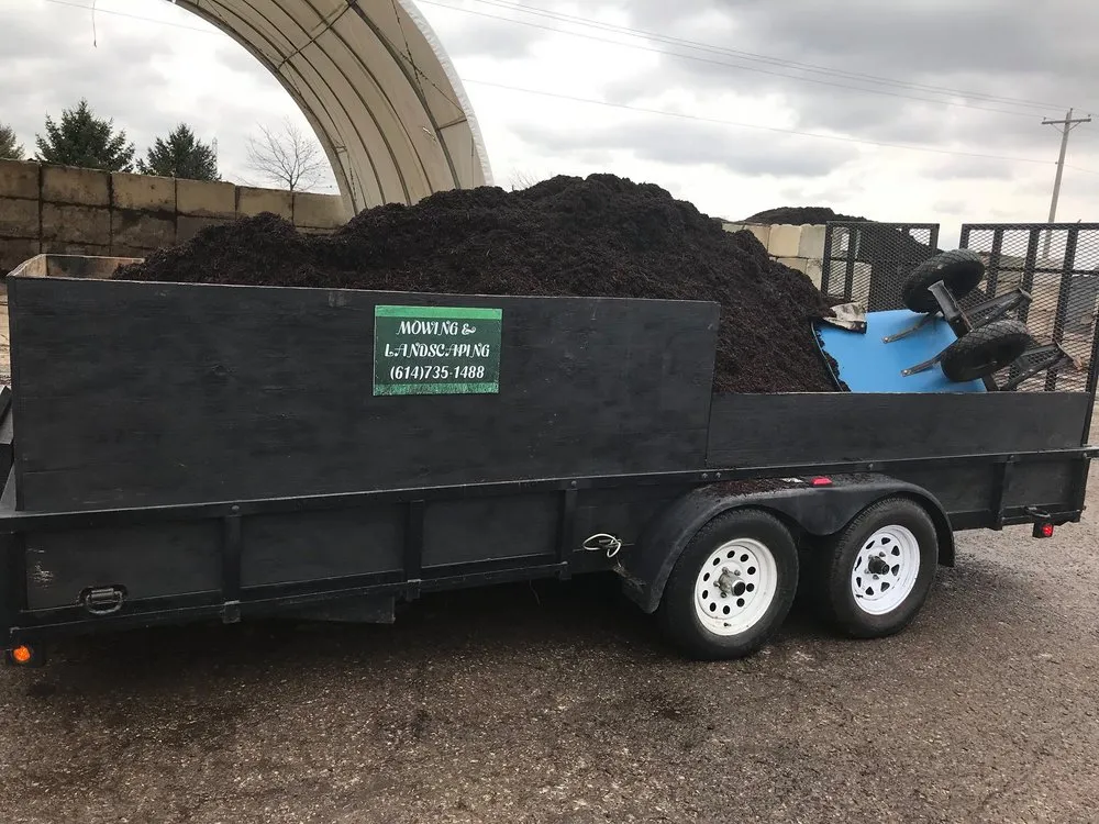 Expert lawn care service in Columbus, OH - Lawn Design & Landscape Services