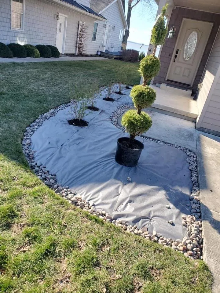Local outdoor landscaping experts serving Port Clinton, OH - Lawn Detail