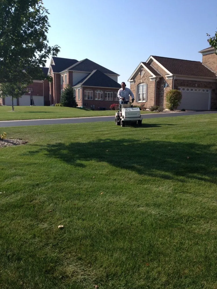 Expert lawn care service in Lake Zurich, IL by Lawn Doctor